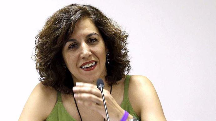 Irene Lozano se solidariza con Sánchez en una carta escrita 'de cadáver a cadáver'