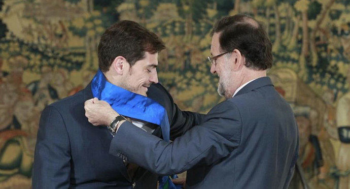 Rajoy entrega a Casillas la Gran Cruxz de la Orden del Mérito Deportivo