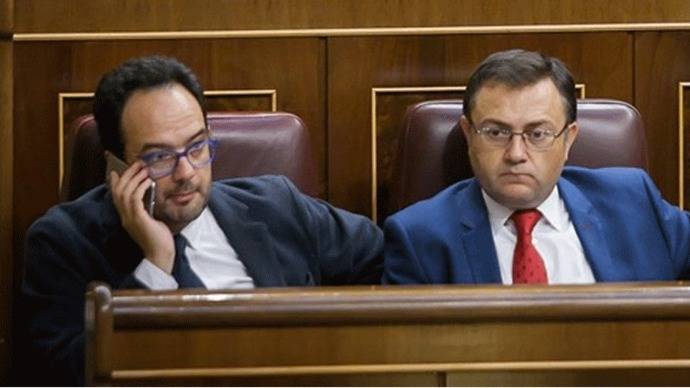 600 euros y la expulsión de la dirección del Grupo Socialista, sanción a los díscolos del `no´