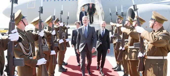 El pulso de Felipe VI con Sánchez en su incómodo viaje a los tres países bálticos