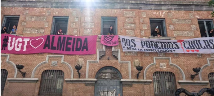 La policía desaloja en tiempo récord a los okupas de la sede de la UGT